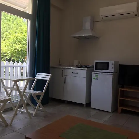 Hotel de apartamente Grandma's Garden 3*