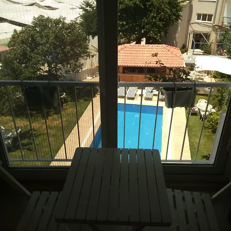 Hotel de apartamente Grandma's Garden 3*