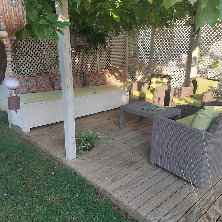 מלון דירות Grandma's Garden