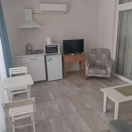 Grandma's Garden Aparthotel